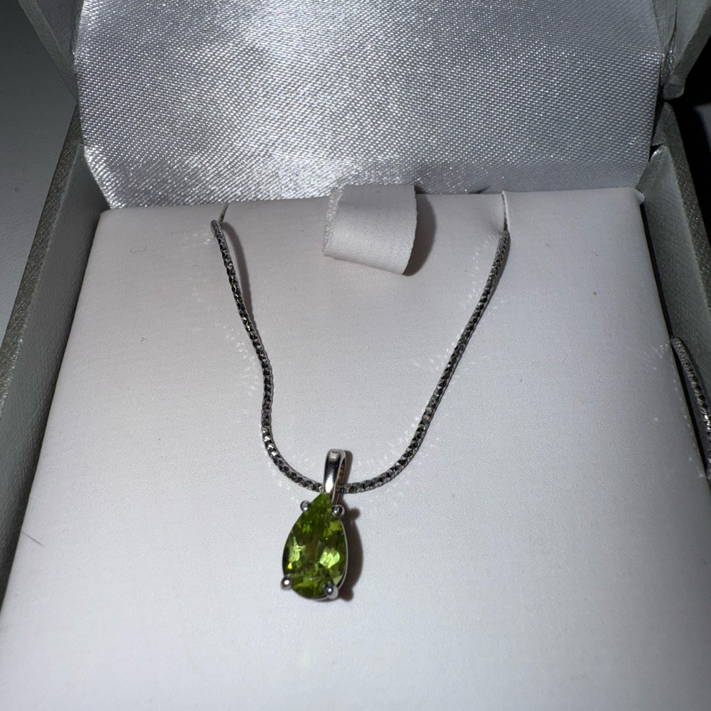 Elegant Silver Necklace with August birth stone
